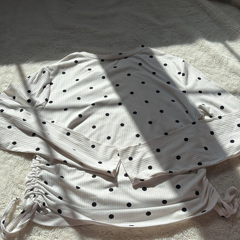 Suzy‎ Shier Polka Dot Ruched Long Sleeve – Size L | Femme Fit | Flirty Pattern | - Picture 7 of 7